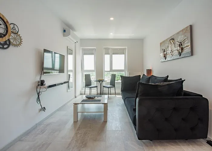 3-room Penthouse Cityview With Terrace W12+w13 Daire Bükreş