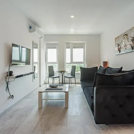 3-room Penthouse Cityview With Terrace W12+w13 Appartement Boekarest